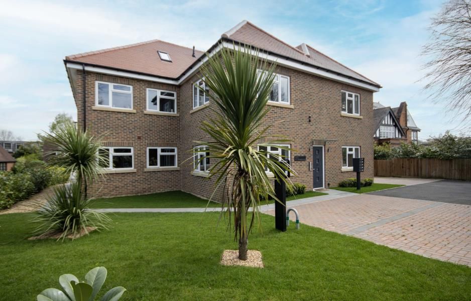 Property photo 1 of 12