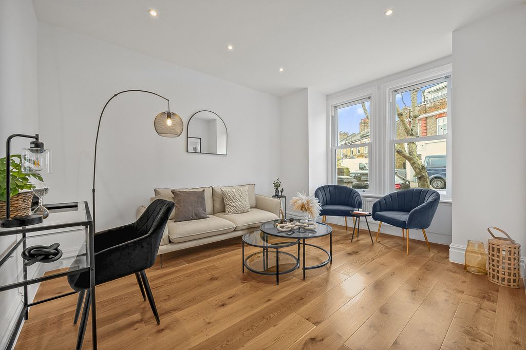 Property photo 3 of 11