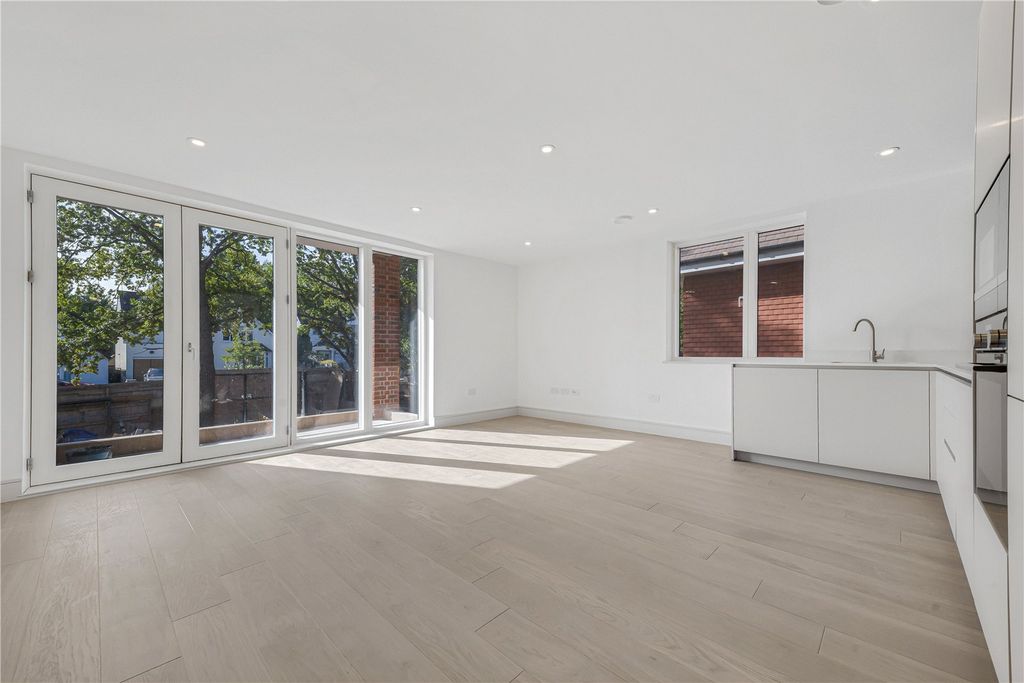 Property photo 3 of 7 Picture No. 19