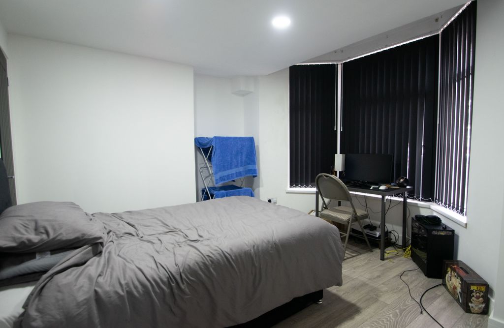 Property photo 3 of 9 Photo 4