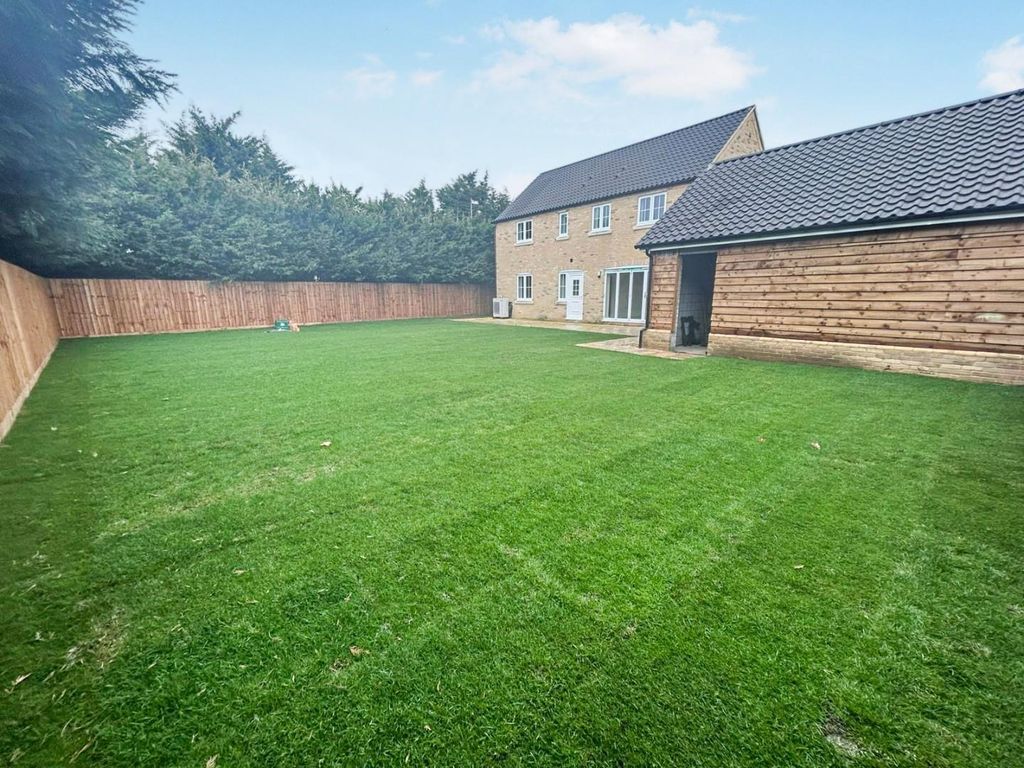 Property photo 2 of 14 Tlc_Bc37d8De-B209-4515-97B9-2192Bcdae658_Faae7E5.J