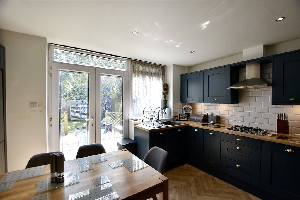 Property photo 3 of 16 Kitchen/Diner