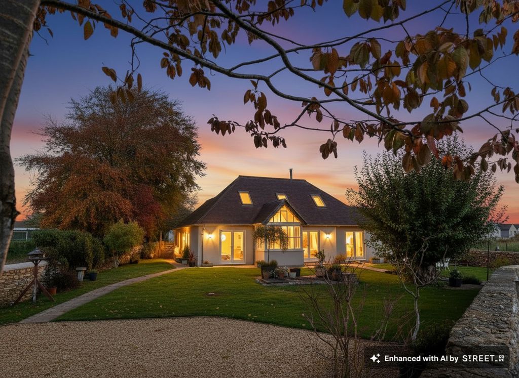 Property photo 1 of 32