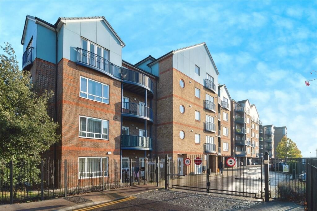 Property photo 1 of 17 Bright &amp; Spacious Two-Bedroom With En-Suite &amp; Balcony For Sale