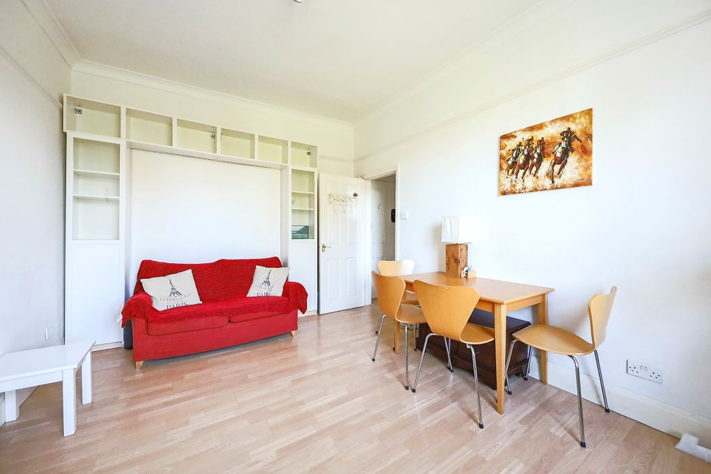 Property photo 1 of 8 Living Room