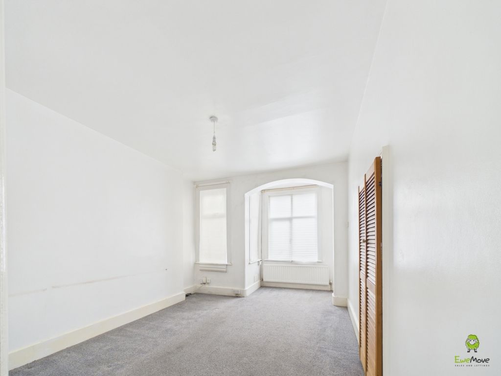 Property photo 3 of 9 Cam02615G0-Pr0238-Still004