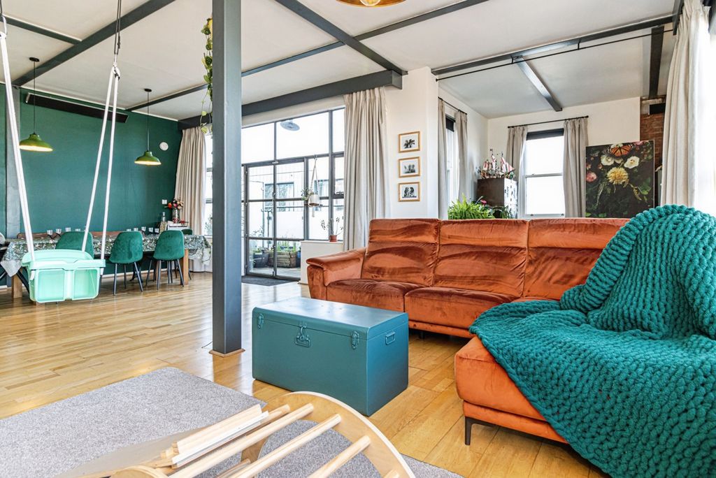 Property photo 2 of 28 Photo