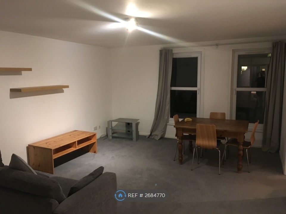 Property photo 1 of 22 Lounge