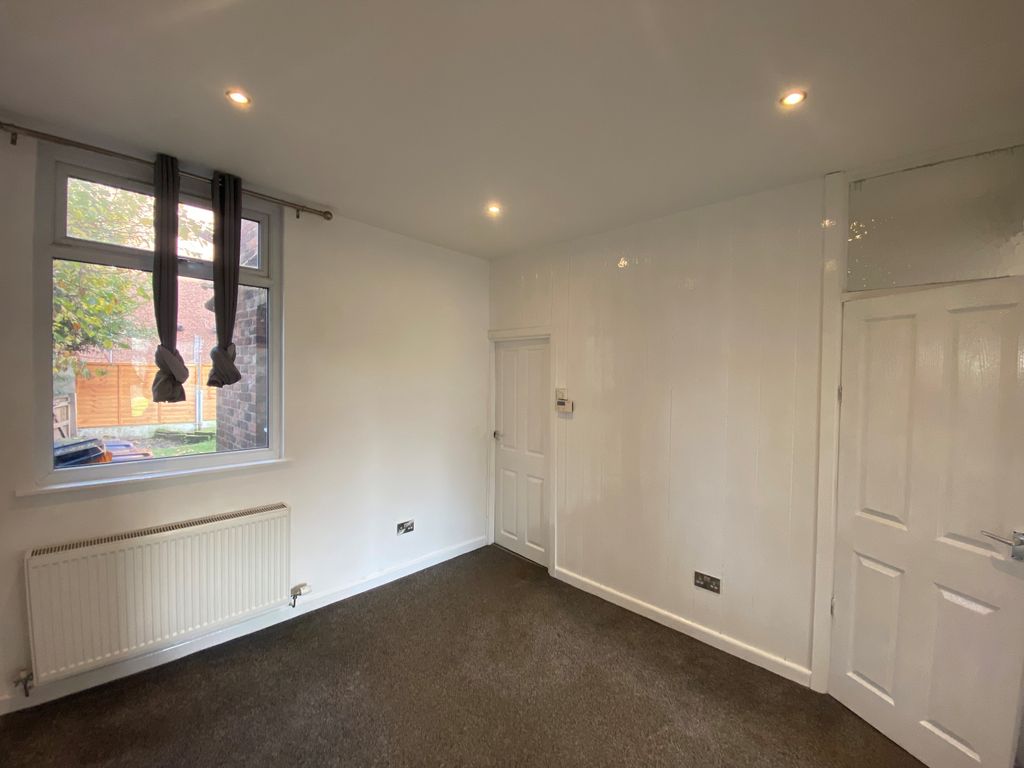 Property photo 3 of 12 Dining Room