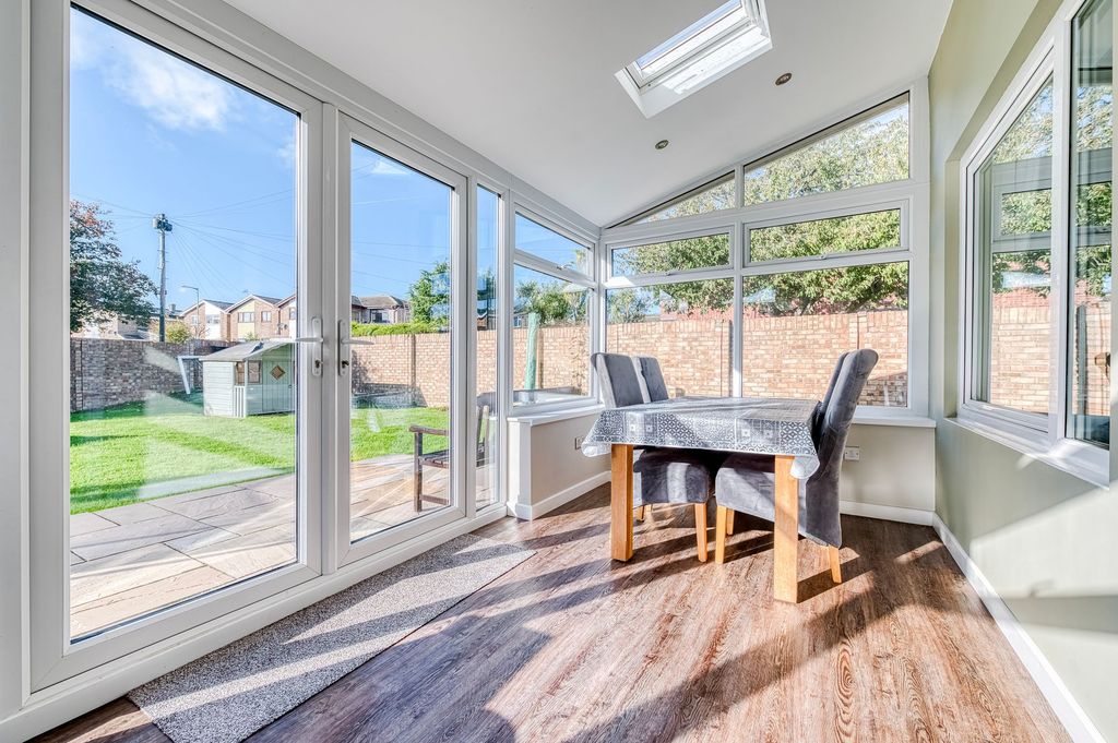 Property photo 3 of 20