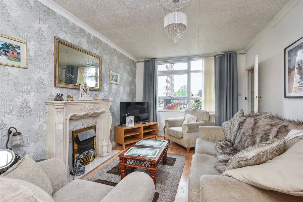 Property photo 2 of 17 Picture No. 08