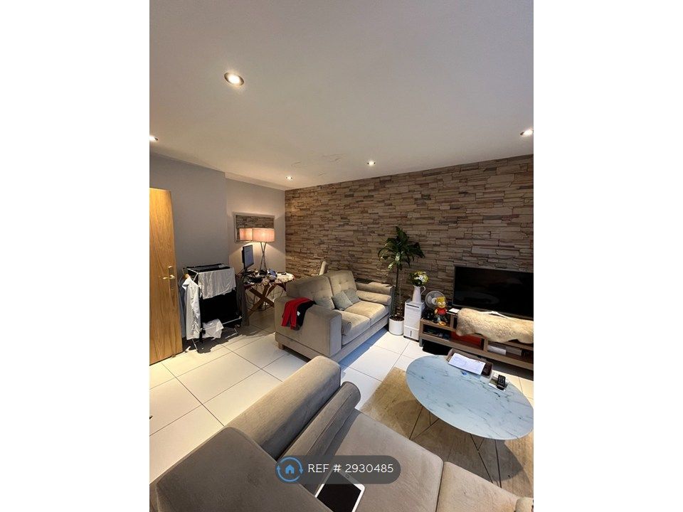 Property photo 1 of 3