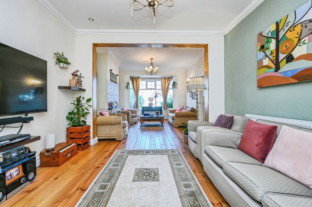 Property photo 3 of 18 Pbox-Img.Jpg