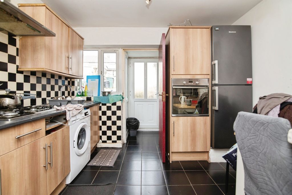 Property photo 2 of 12