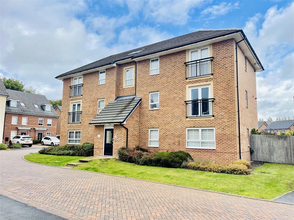 Property photo 1 of 10 Front Aspect