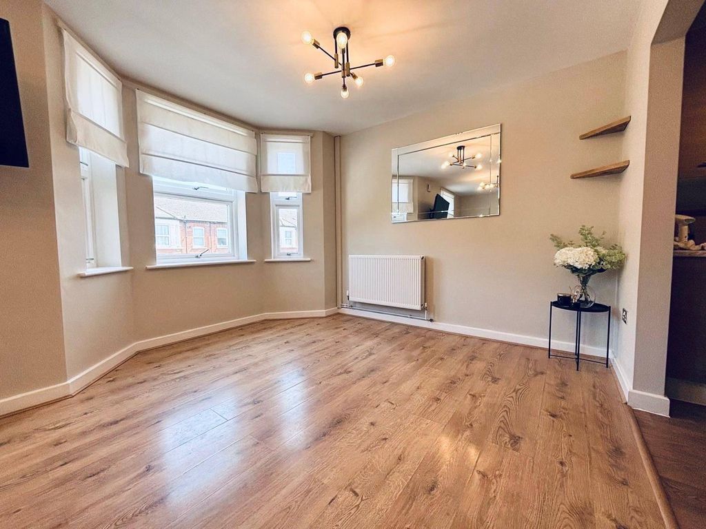 Property photo 2 of 9 Gallery