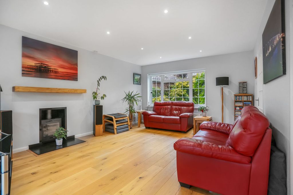 Property photo 3 of 34