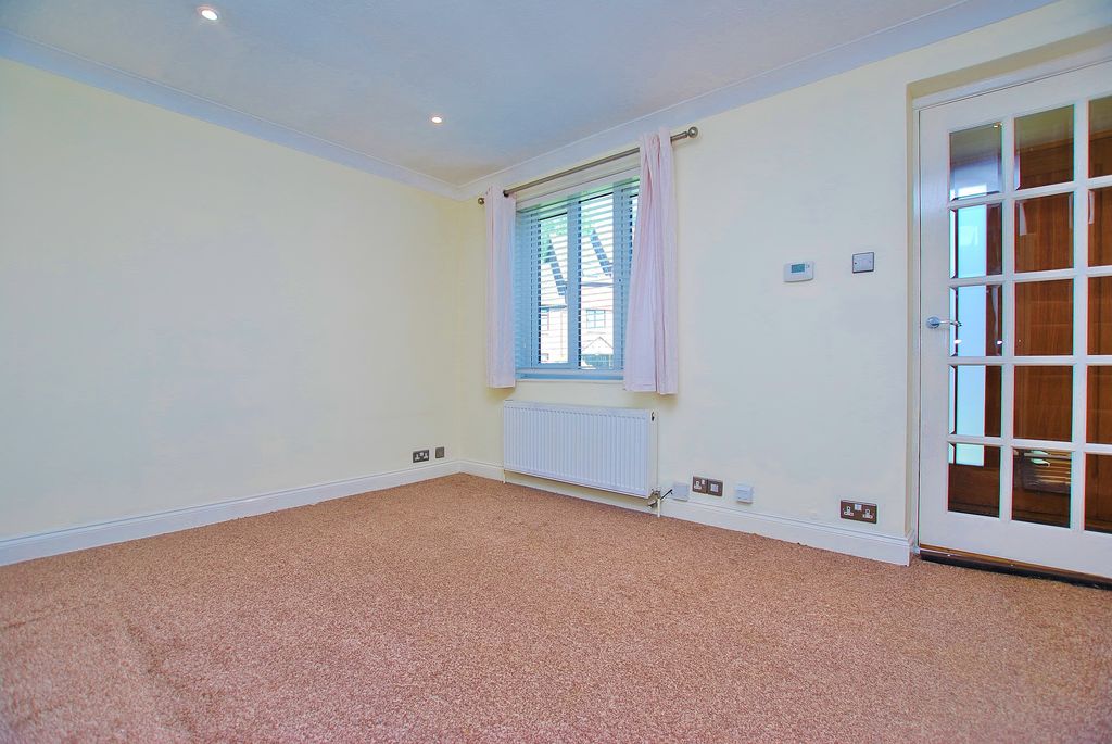 Property photo 3 of 7 Photo 03
