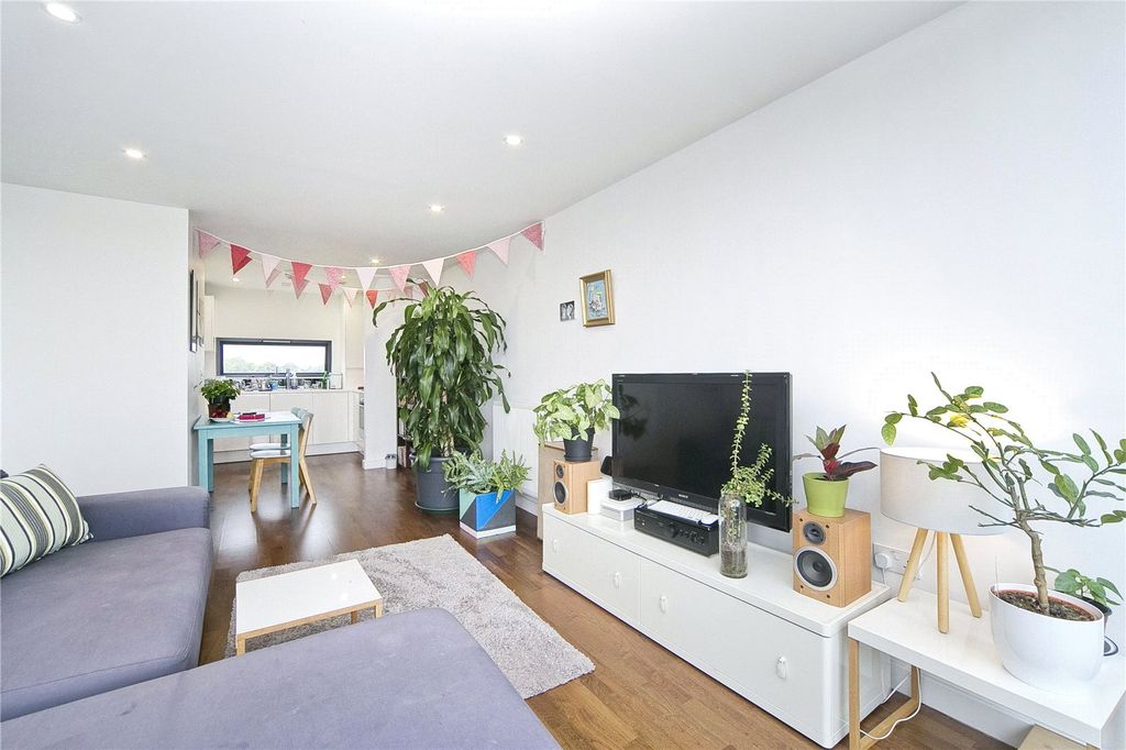 Property photo 2 of 11 Open Plan Living