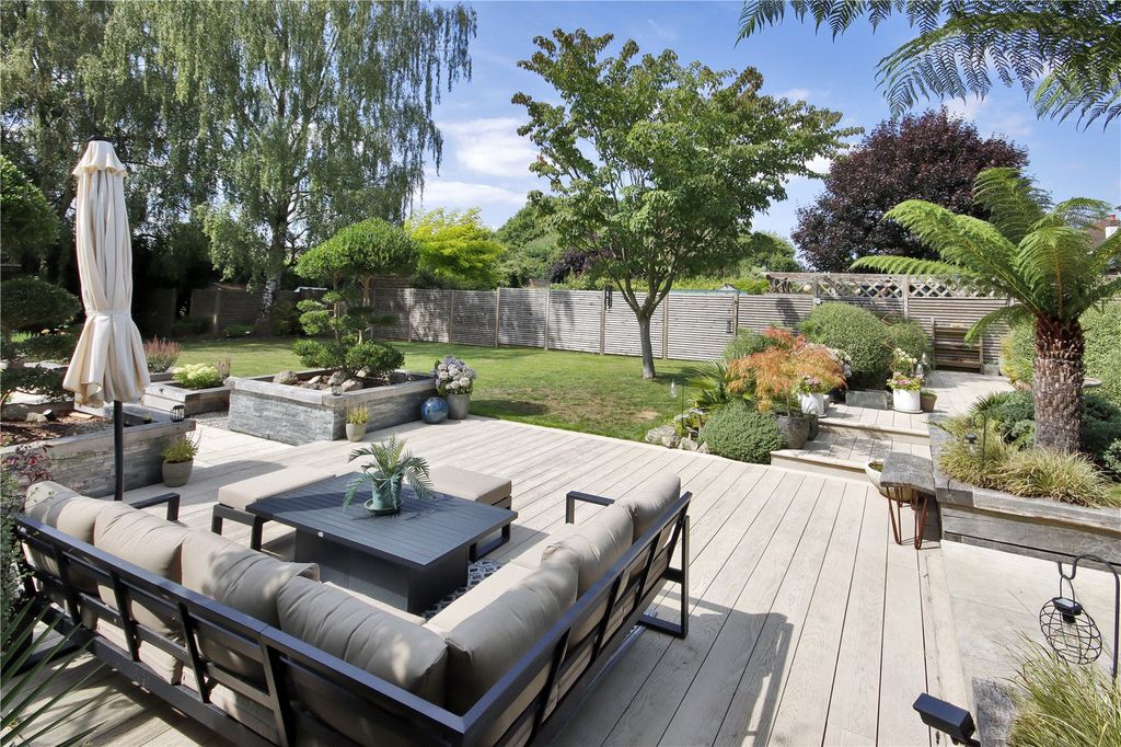 Property photo 2 of 15 Seating Area