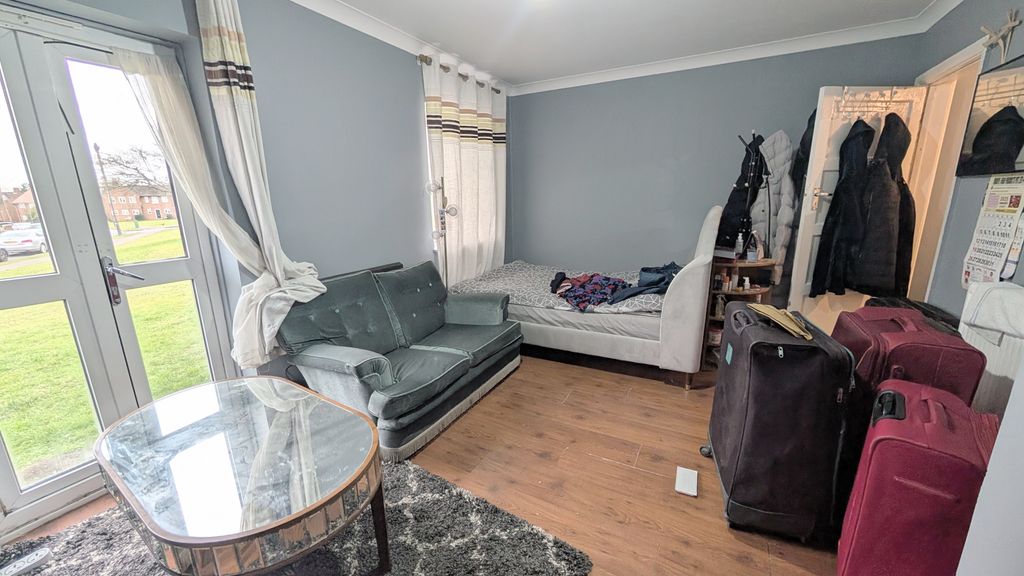 Property photo 3 of 7 Image