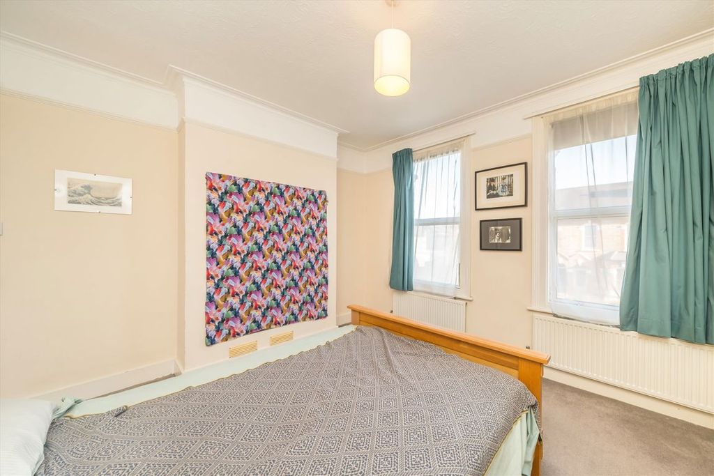 Property photo 3 of 6