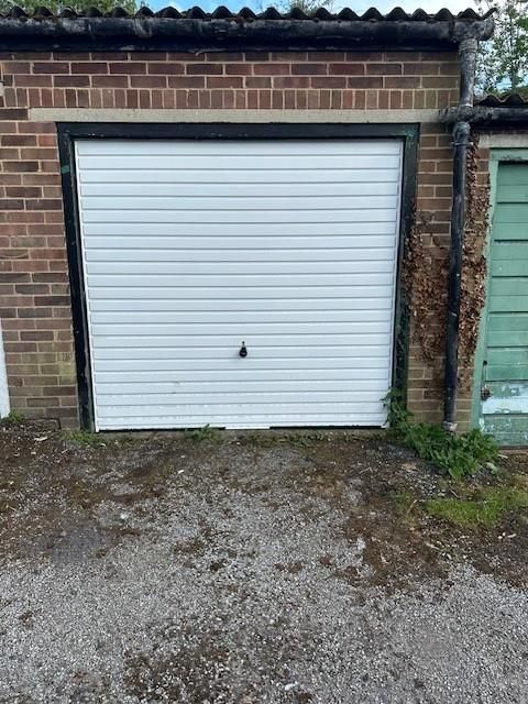 Additional image 10 of 2 bed maisonette for saleMinchin Close, Leatherhead KT22
