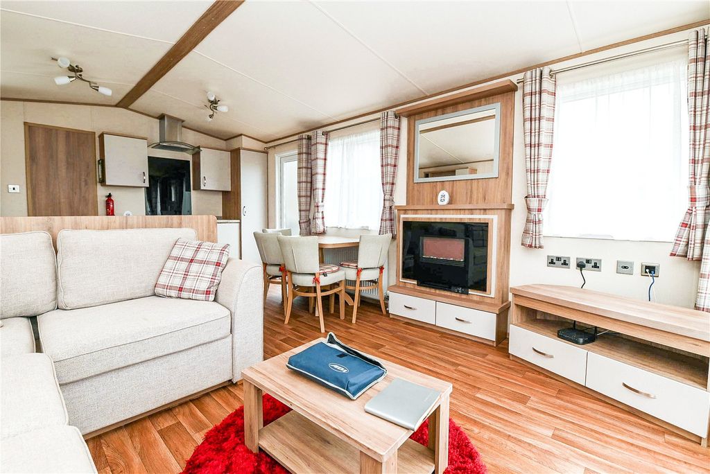 Property photo 3 of 15 Picture No. 04