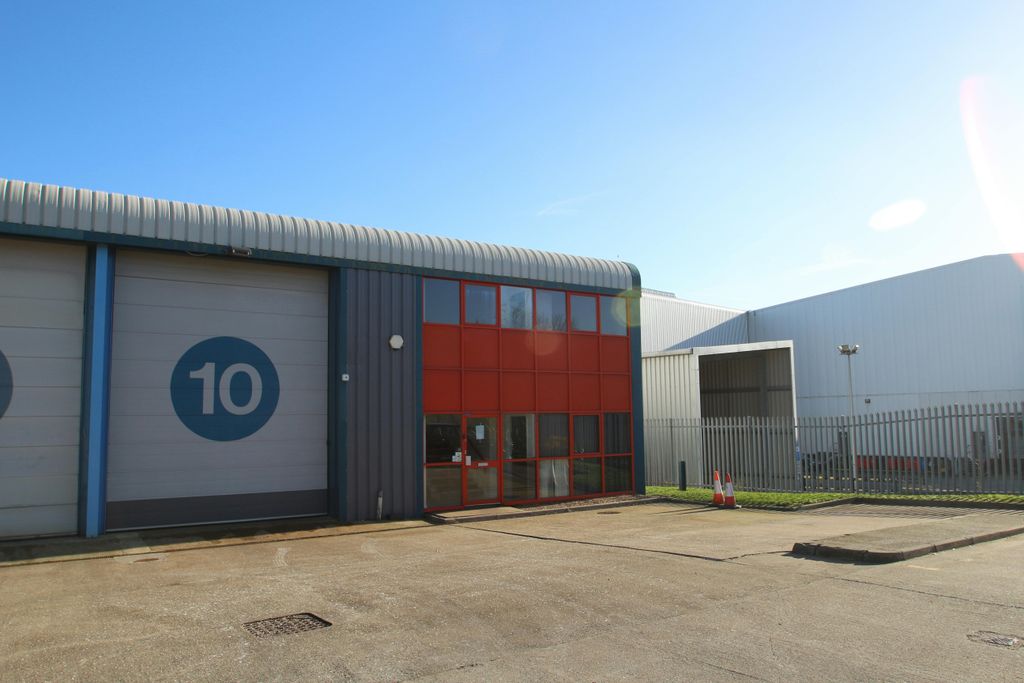 Property photo 1 of 6 2c46F239B5B53ce6A0B31d46c8c5F18E-Letting23598.Jpeg