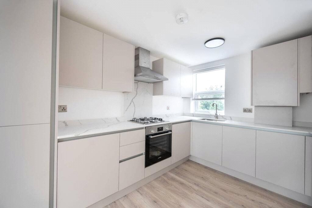 Property photo 2 of 8 Picture No. 21