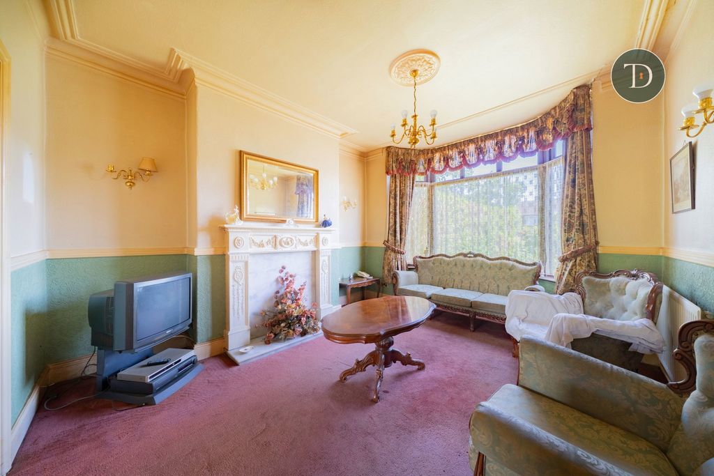Property photo 2 of 21