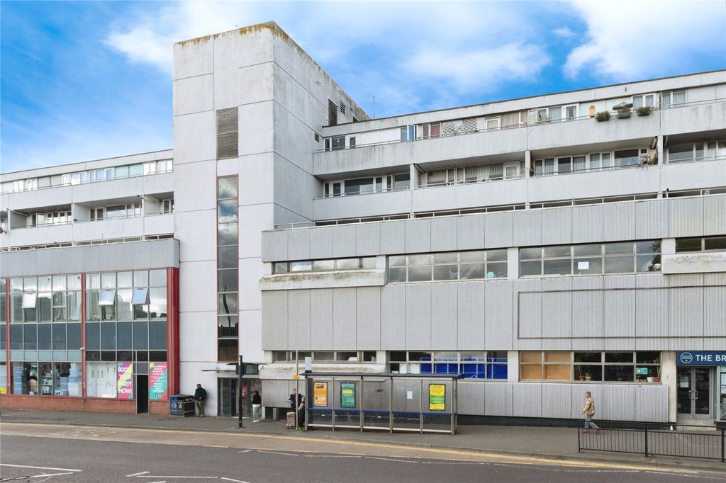 Property photo 1 of 11 Picture No. 17