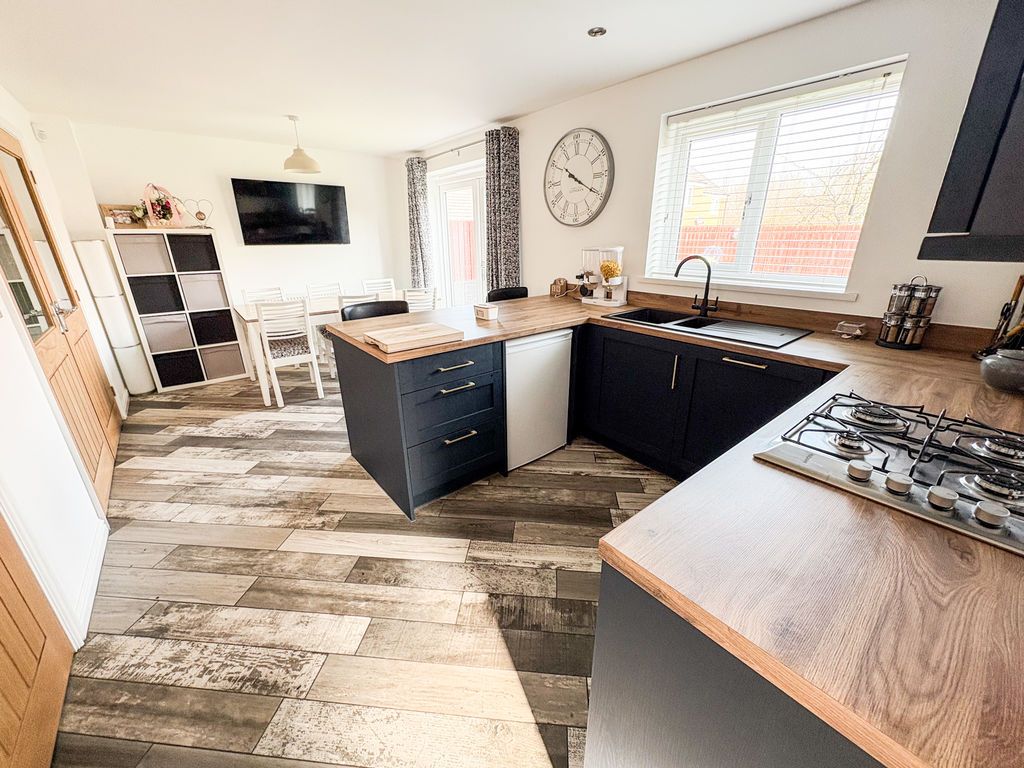 Property photo 2 of 13 Photo 9