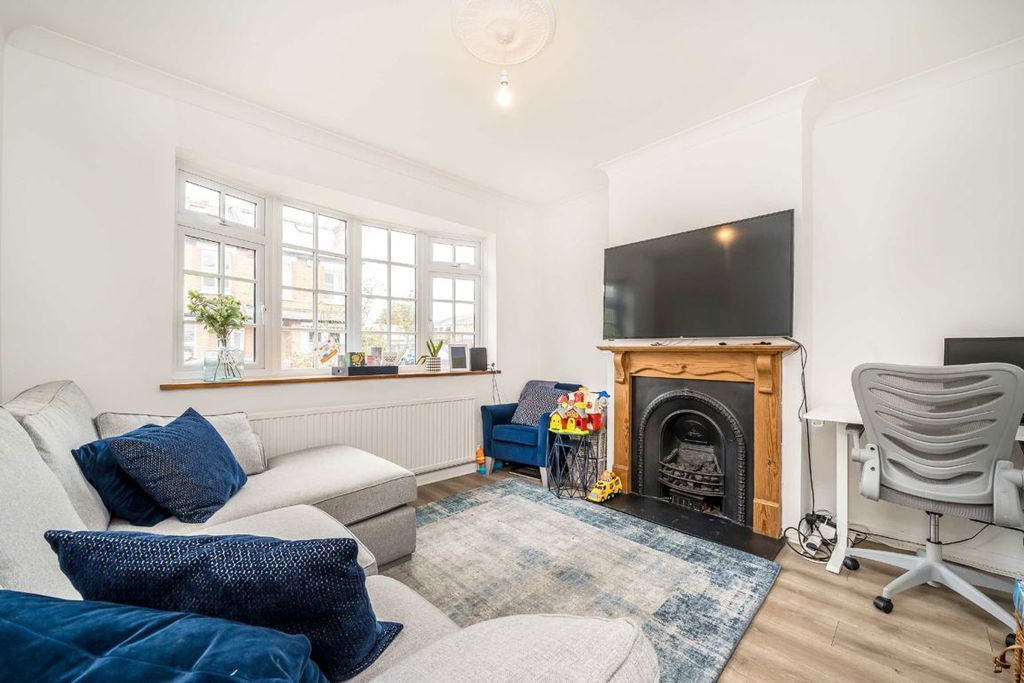 Property photo 2 of 8