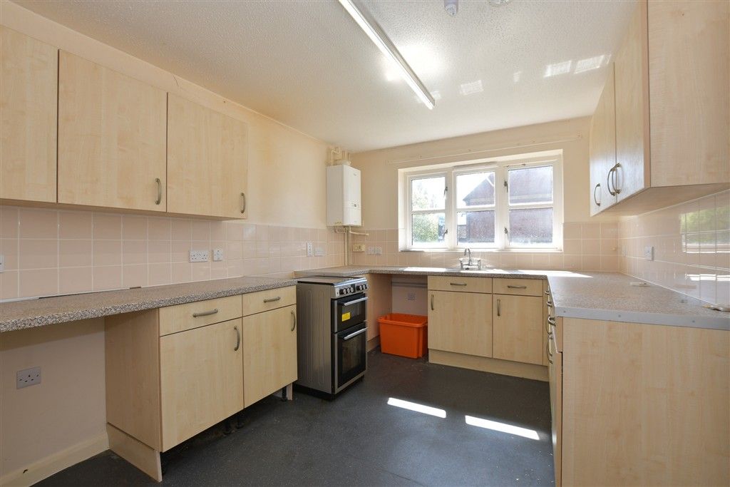 Property photo 2 of 9 Kitchen