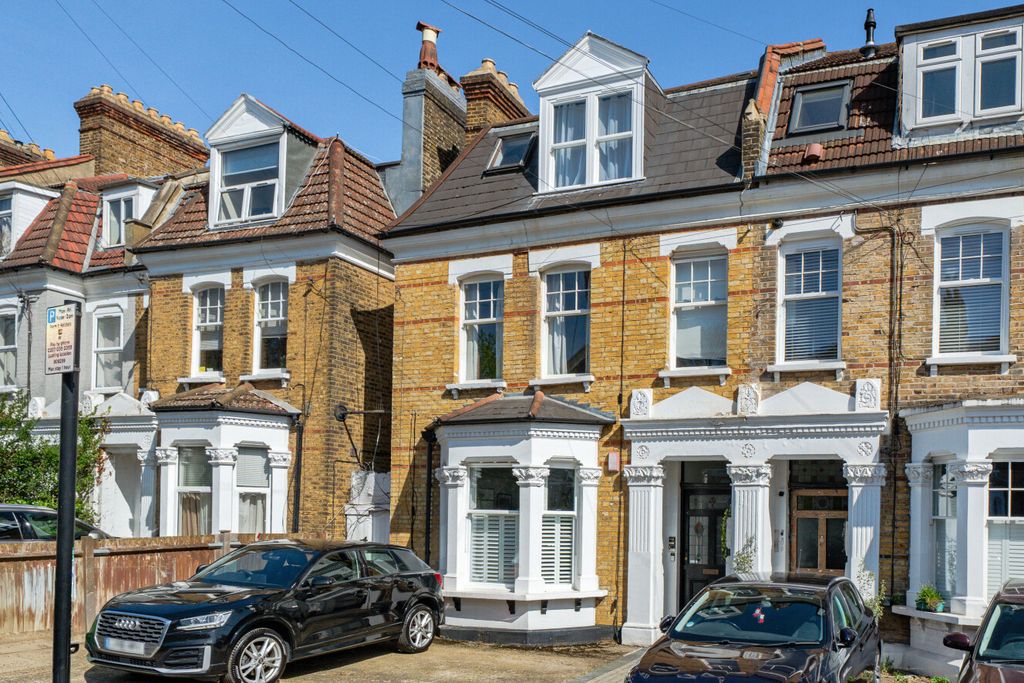 Property photo 3 of 11 1439906-1-69d663E...