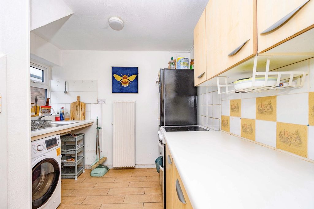 Property photo 3 of 9 Pbox-Img.Jpg