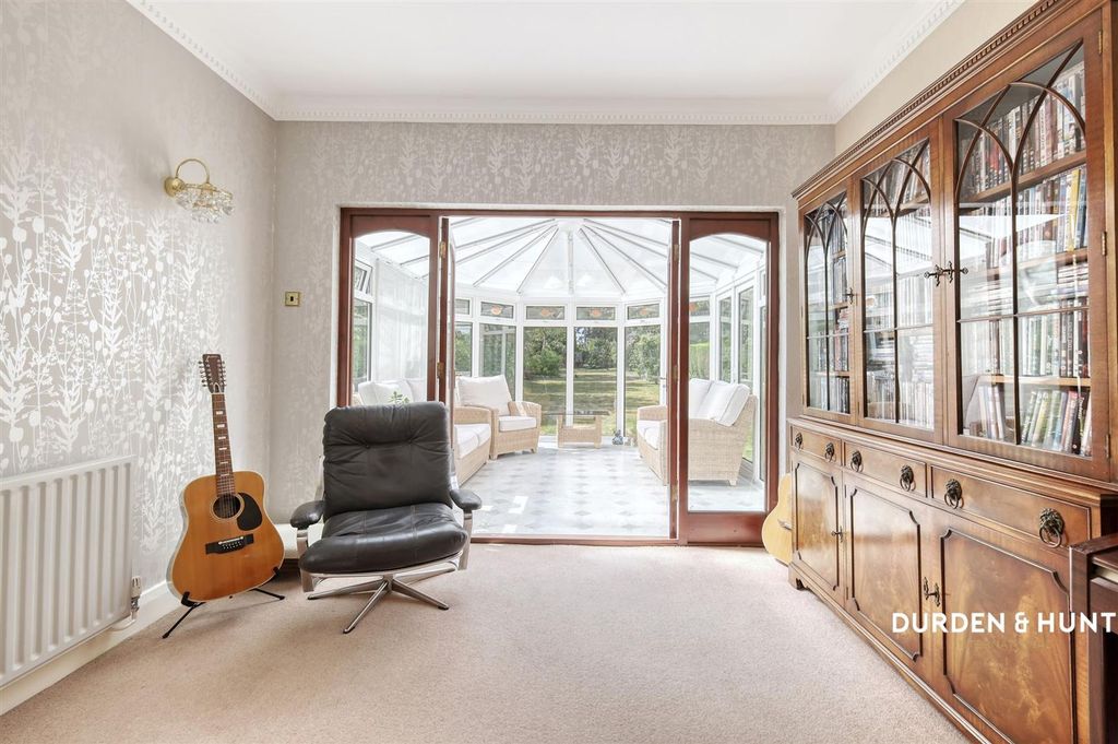 Property photo 3 of 33 Curtis Road