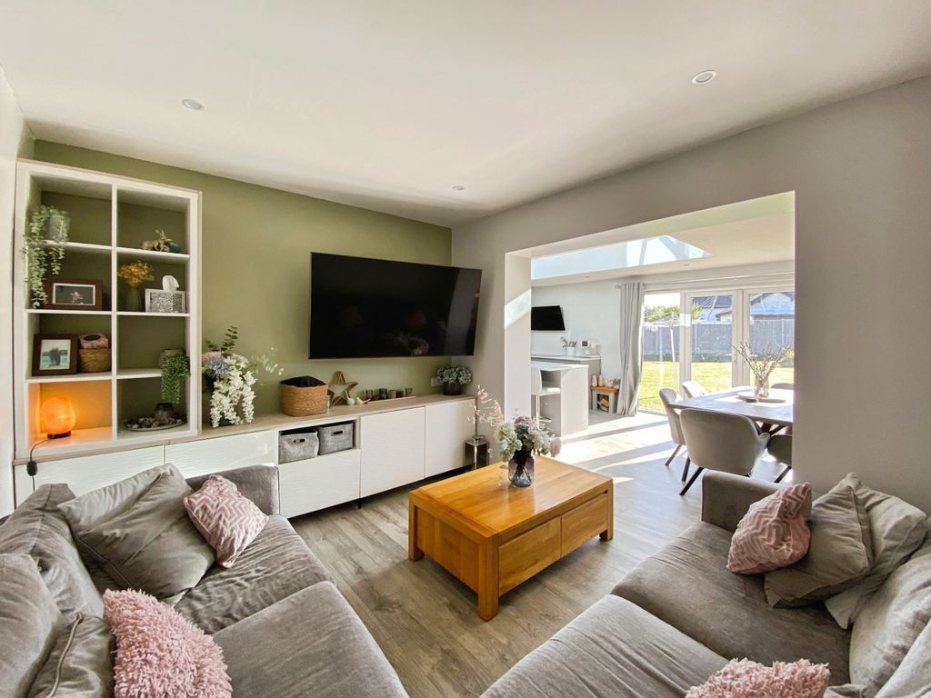 Property photo 3 of 28 Photo #3