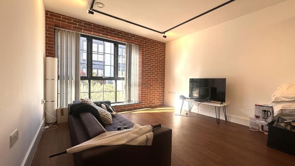 Property photo 2 of 7 Living Room