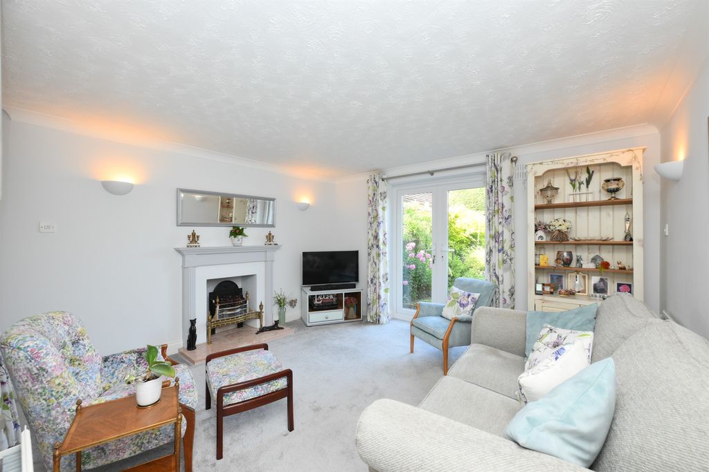 Property photo 2 of 16