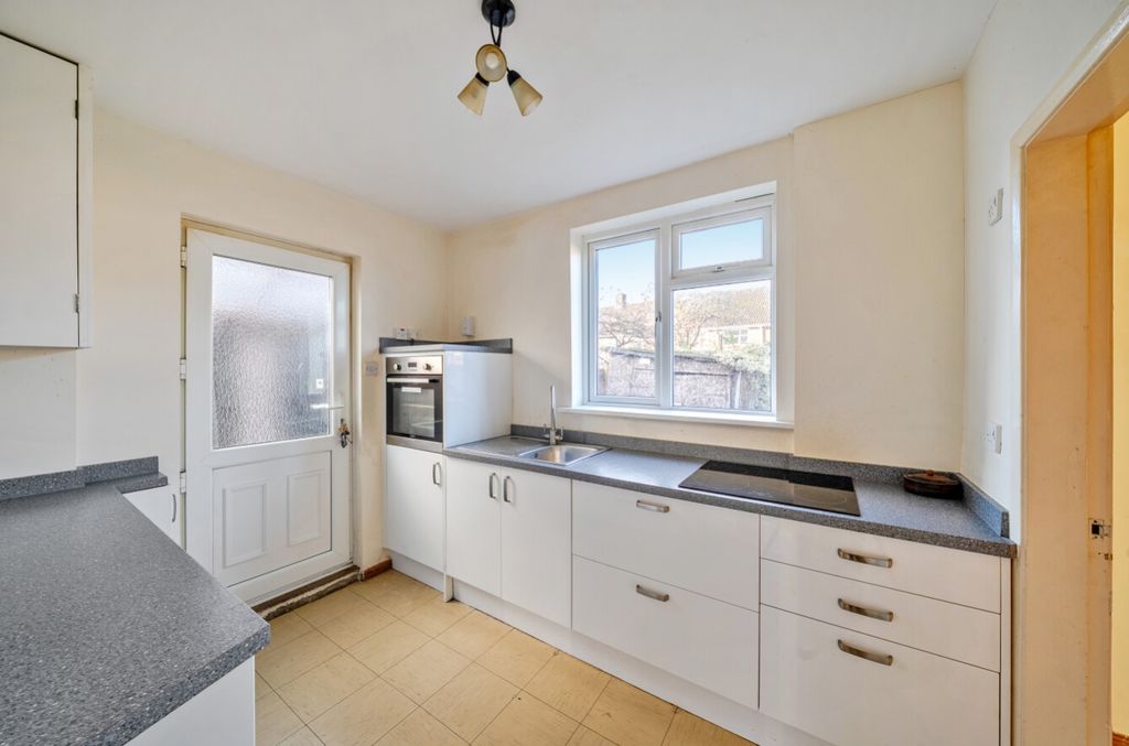 Property photo 3 of 11 1382020-4-692588181Fc69