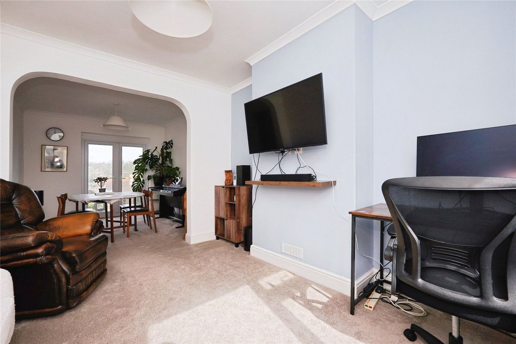 Property photo 3 of 16 Picture No. 30