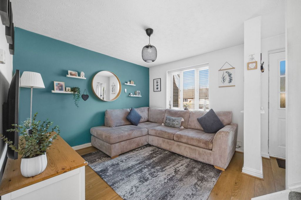 Property photo 3 of 25