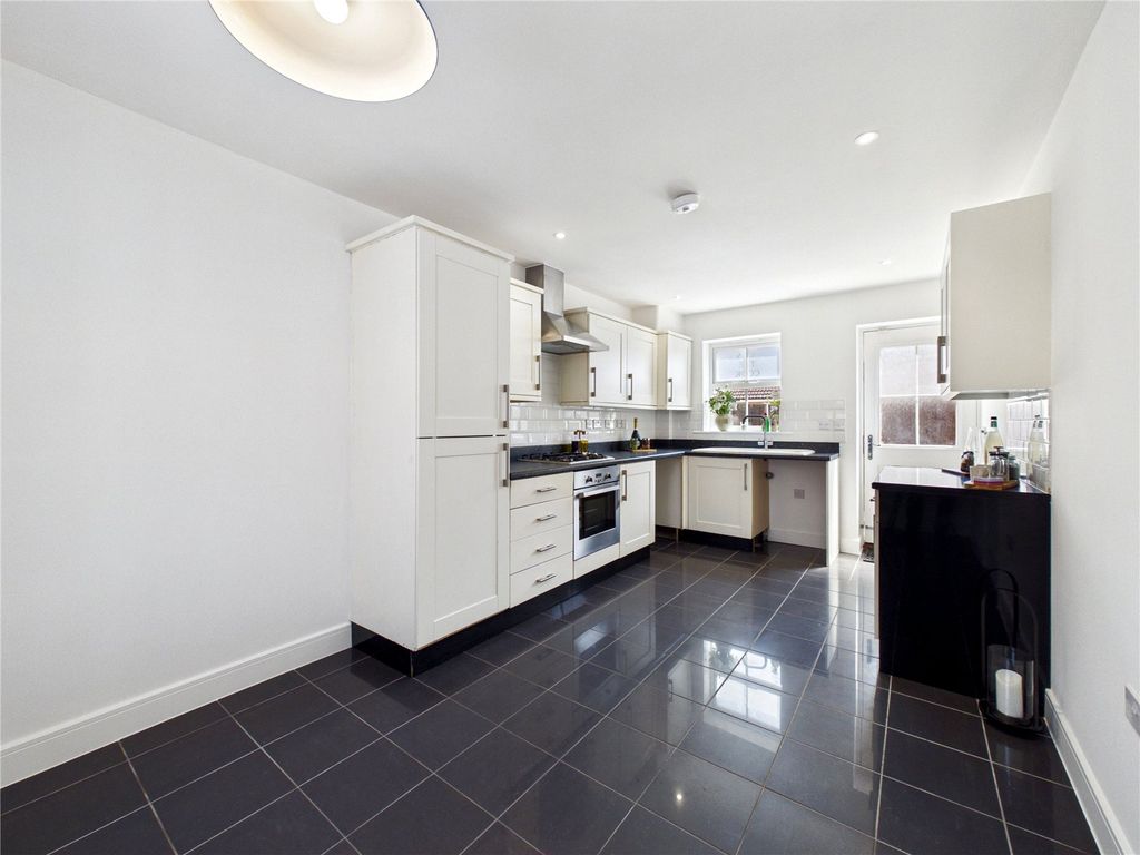 Property photo 2 of 15 Picture No. 29