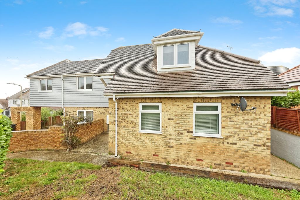 Property photo 1 of 20