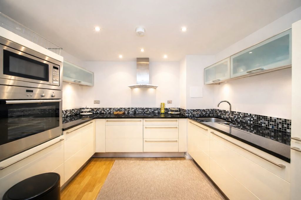 Property photo 3 of 30