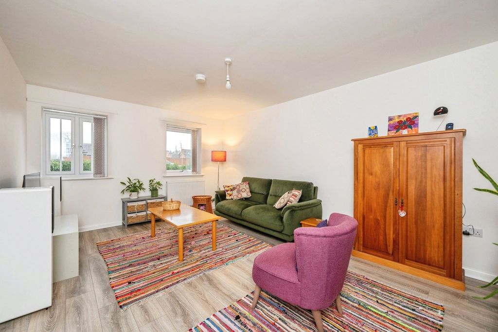 Property photo 2 of 20 Pbox-Img.Jpg