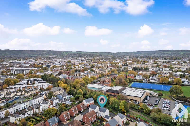 Property photo 3 of 19 Photo 4