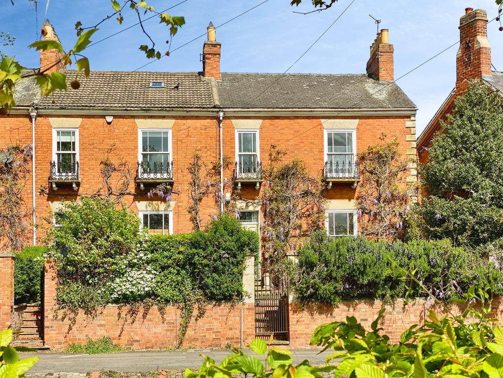 Property photo 1 of 39